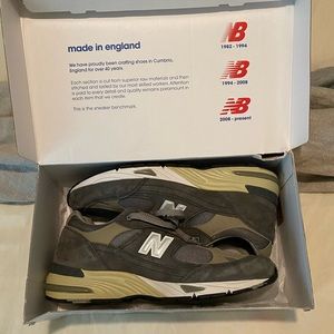 New balance sneakers tennis shoes